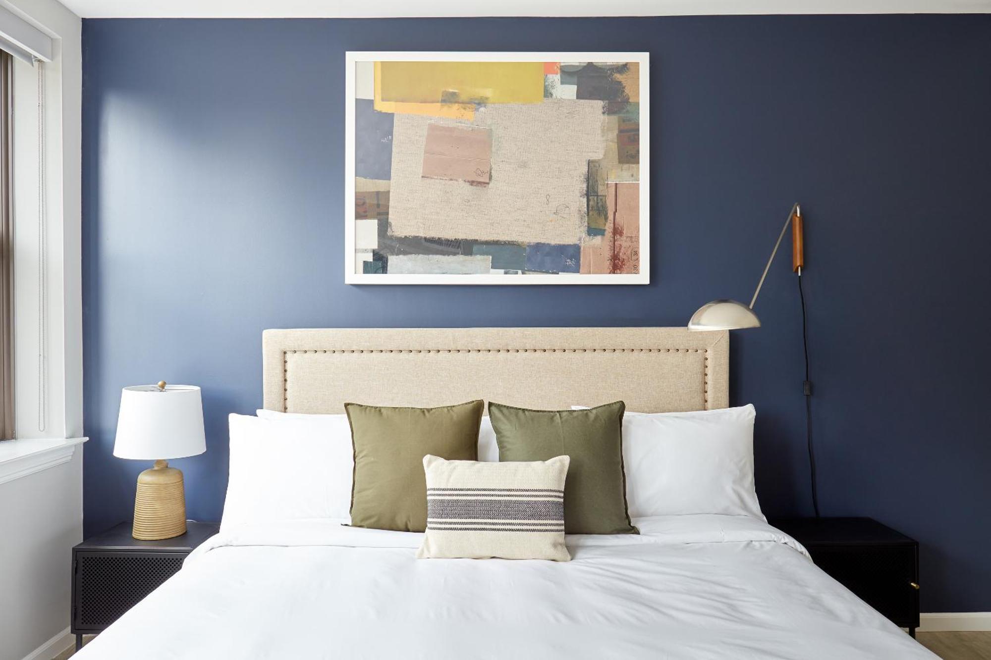 Kasa Cadillac Square Detroit Room photo