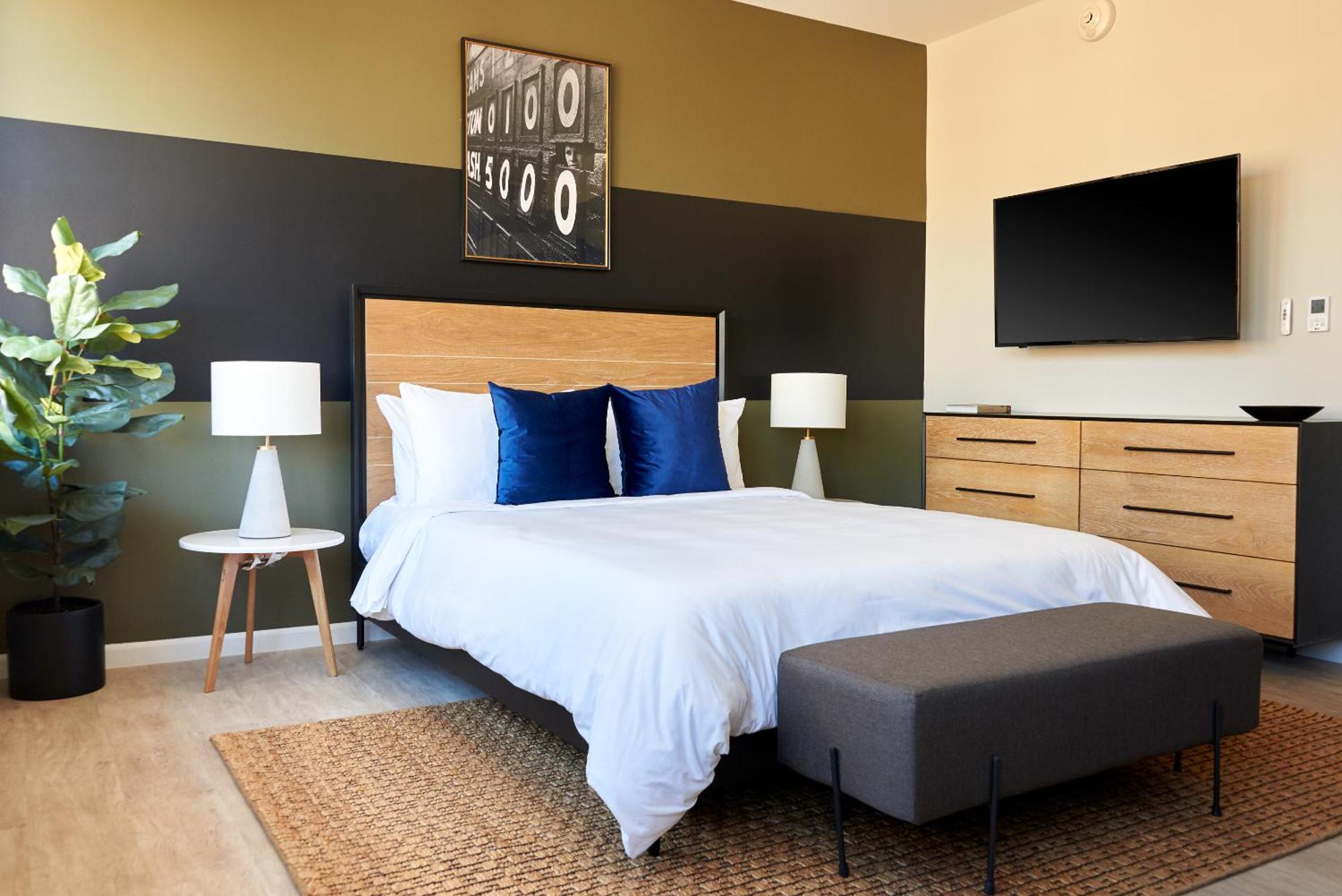 Kasa Cadillac Square Detroit Room photo