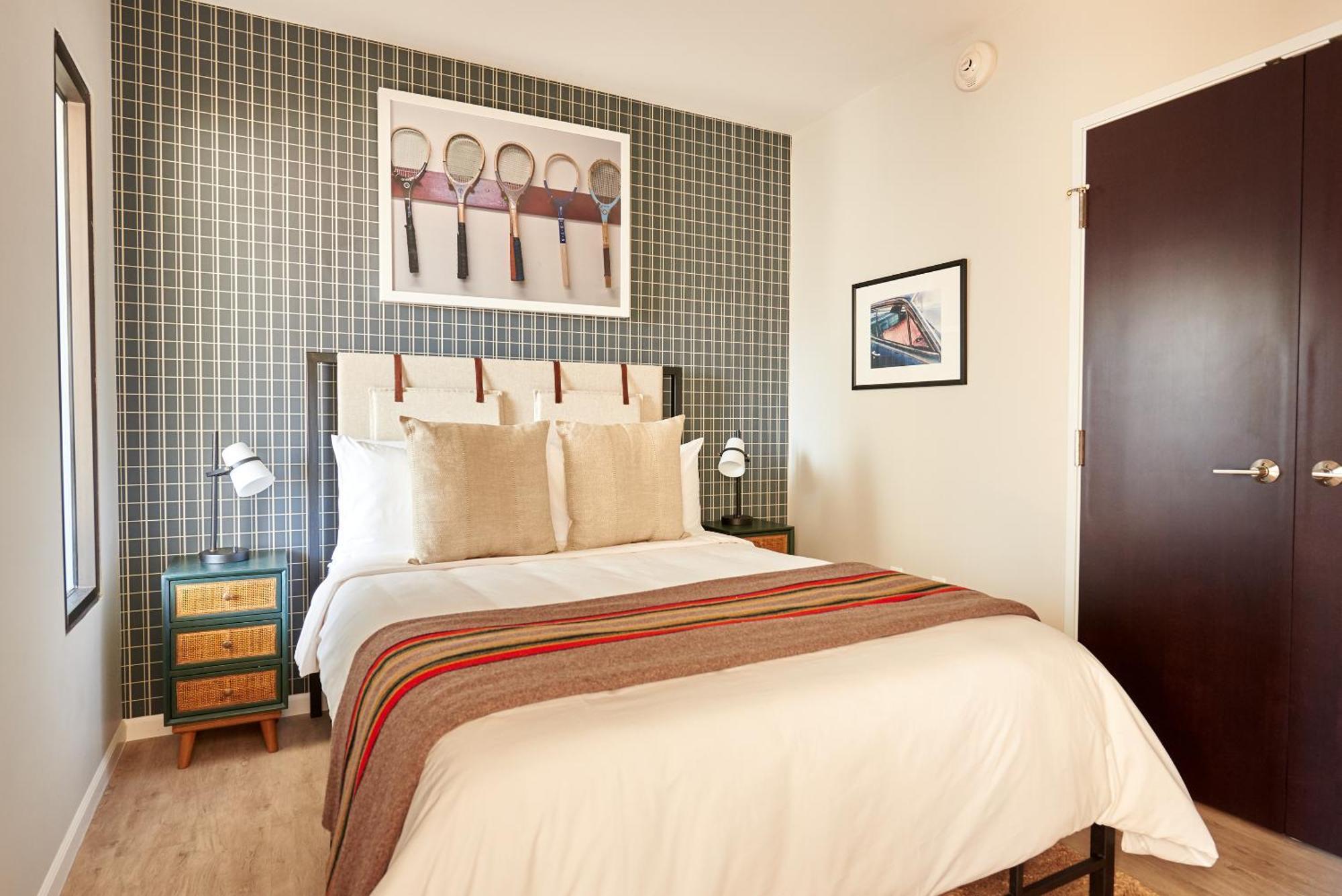 Kasa Cadillac Square Detroit Room photo