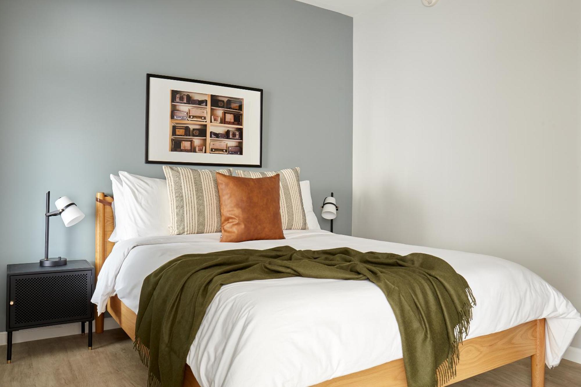 Kasa Cadillac Square Detroit Room photo